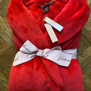 NWT Victoria’s Secret The Cozy Robe Red- M/L